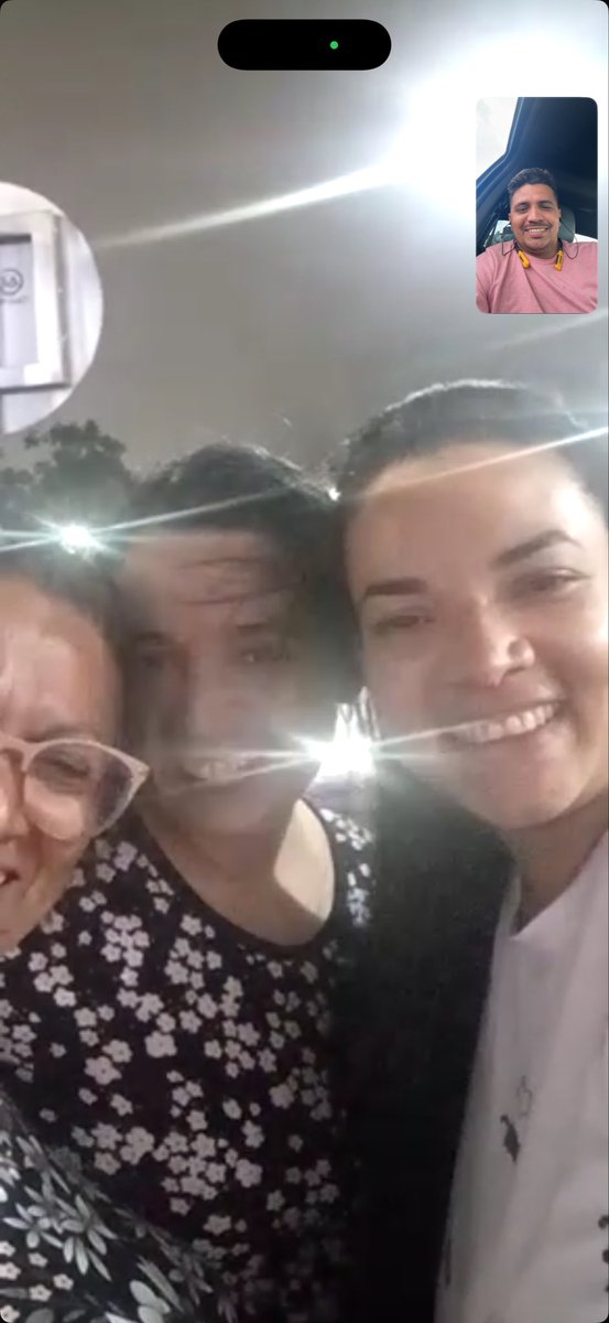 RodriguezAranaJ's tweet photo. Gracias Dios por este momento de felicidad y paz para mi familia.

Pronto nos veremos en casa Familia 💚🕷️.

Y aun nos faltan que esta alegría sea para mis cuatro familiares que aún quedan y por todos los presos políticos. https://t.co/NUu6uXn3sf