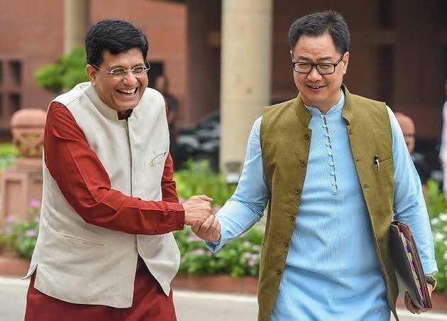KirenRijiju's tweet photo. माननीय केंद्रीय वाणिज्य एवं उद्योग मंत्री श्री @PiyushGoyal जी को जन्मदिन की हार्दिक शुभकामनाएँ!
मैं ईश्वर से आपके उत्तम स्वास्थ्य और दीर्घायु जीवन की कामना करता हूँ। https://t.co/lGxBonXCI7