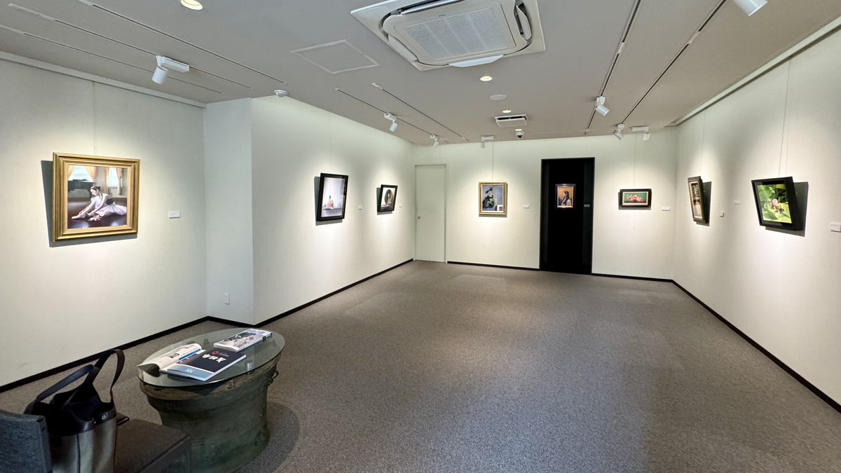 IkuyoOhtani's tweet photo. 画廊大千にて、エトワールブリヤント展開催中です。この機会に是非ご高覧ください。
拙作はウィンドウ入り口に1点、中に1点飾っていただいています。
会期:6月9日(火)-19日(金)11時-18時30分
※土,日,最終日は16時までですのでご注意下さい。
会場:画廊大千
大阪市中央区平野町2-4-11KCI平野町ビル1F https://t.co/2A8JReXmNc