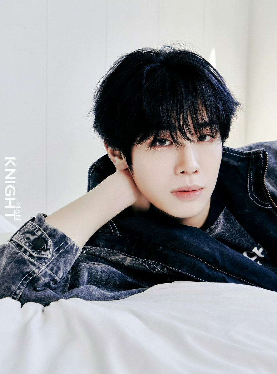 mysummtr's tweet photo. 260613 KNIGHT Magazine 인스타그램 #김태래

不被固有标签定义，多面魅力尽情释放。
金泰来舞台上热情洋溢，生活中细腻真诚。
把快乐感染到每一个看见他的人。 https://t.co/SnIE5V3BnX