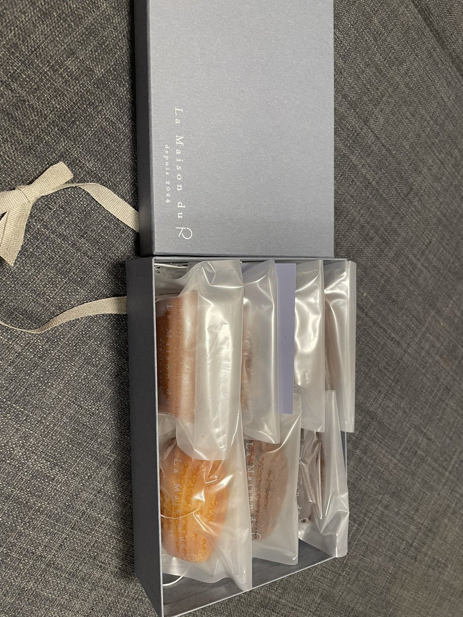 Dginger_'s tweet photo. 東海オンエアりょう君のケーキ屋さんに行ってきた🍰
マンゴーショート美味しすぎた🥭
お土産に焼き菓子も買って満足
お店綺麗だったな〜 https://t.co/5sNh2VWZGB