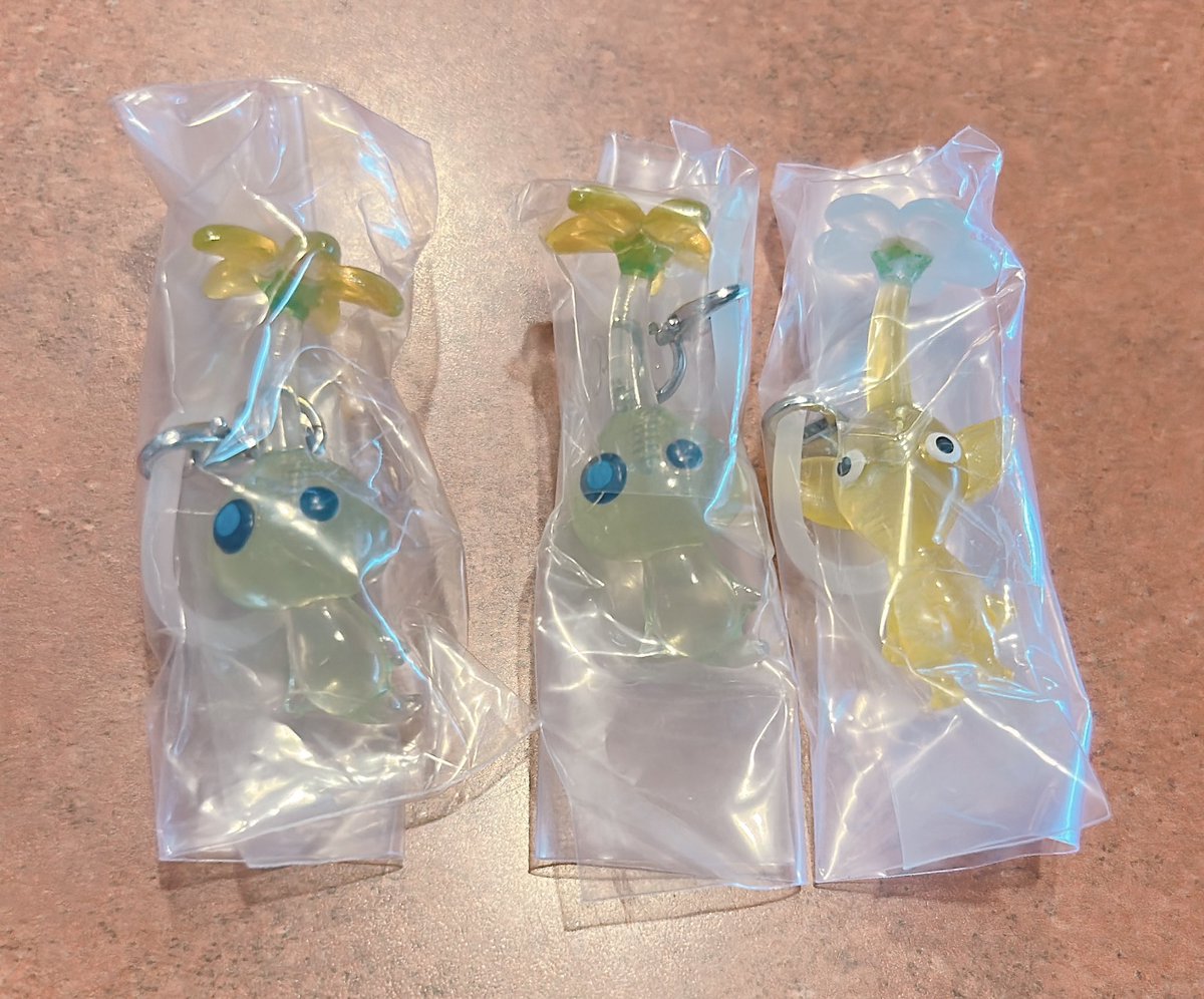 rosewhiiip's tweet photo. 【交換】ピクミン
めじるしアクセサリー 2

譲)ヒカリ、黄

求)氷、青

本日立川におります。後日手渡し・郵送交換も可能です。お気軽にお声掛けください。 https://t.co/cPoqzIcDOI