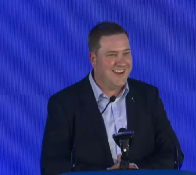 Newzroom405's tweet photo. [BREAKING NEWS] DA puts forward Cape Town mayor and party leader Geordin Hill-Lewis as its mayoral candidate for Cape Town.

#Newzroom405 https://t.co/4HvthbDNSY