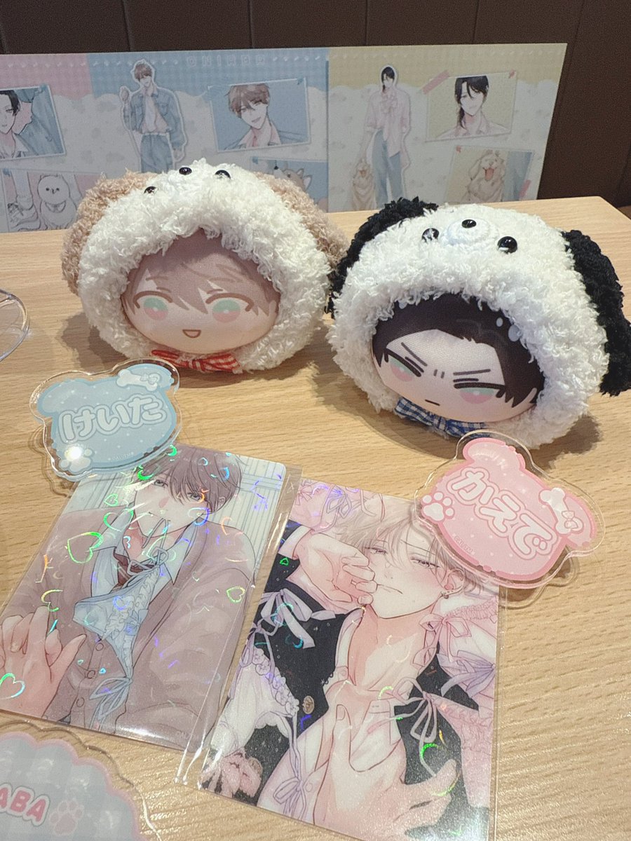 azu_giv_'s tweet photo. #鬼暴Cafe
行ってきました〜💗あまりにも可愛いドリンクとデザートと店内！！✨️
クリアカード、金髪獄寺さんがランダムじゃないの本当にありがとうございます！！！！(クソデカボイス)スマホ裏に挟みたいけど自重😂六花先生のサインやミニキャラが店内の色々なところにいてニコニコでした🫶💗 https://t.co/5bSxqSEdEf