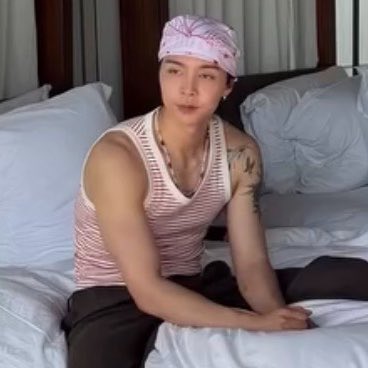 ppnnuuqq's tweet photo. ต่างกันแค่ขวดนมเท่านั้นแหละ 🥹🤲🏻 https://t.co/s1qWJENGYT