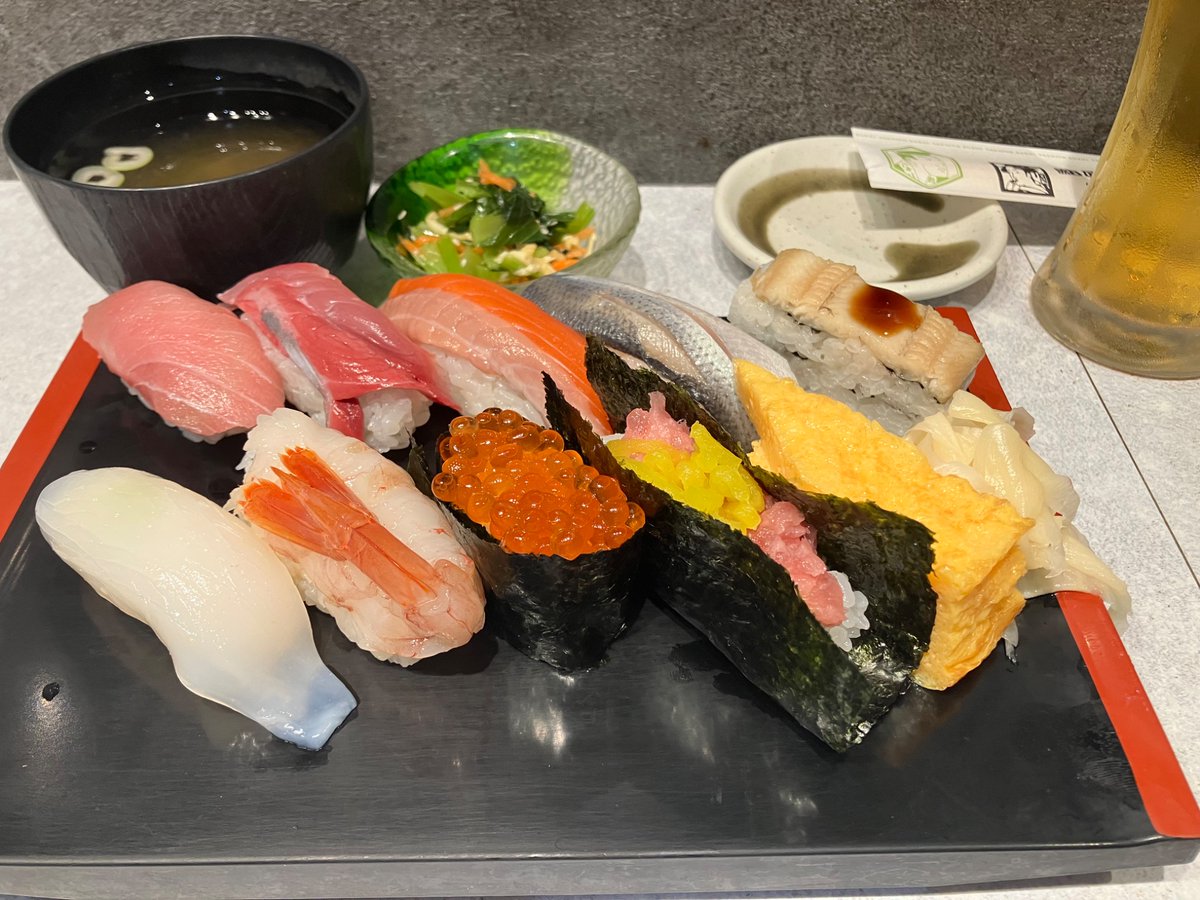 Rn2Prod's tweet photo. さすが今日は暑いですね💦
お寿司🍣ランチ
いただきまーす🙏

#ランチ https://t.co/f4MW59AdIC