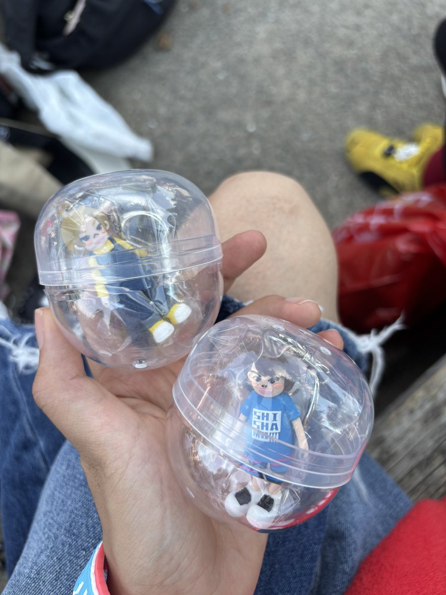 rakucha_dis's tweet photo. SHISHAMO ガチャ
譲　画像1枚目
求　2枚目
お願いします！！！ https://t.co/xcwXAICKYD