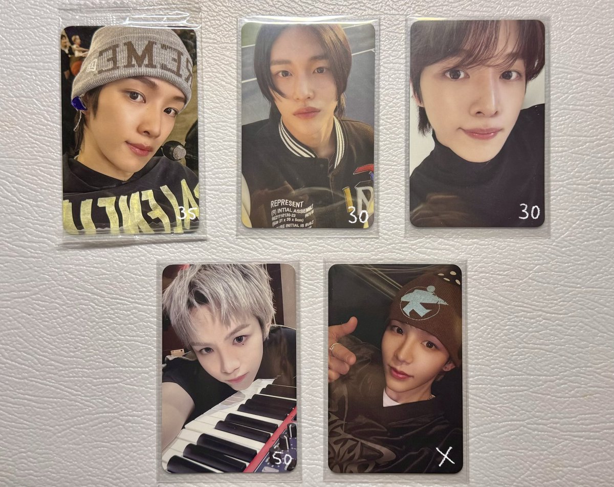 magutaroo's tweet photo. ✸ wts // want to sell // lfb !!

✶ sungchan gag ktown4u &amp; tc sg25
✶ wonbin gag realize
✶ shotaro dmm pob

𓏔 negotiable
𓏔 nfsb
𓏔 splitpay ✓
𓏔 shopee ✓
𓏔 dom bdg

⌗ photocard pc riize get a guitar riizing dear my muse collect book bene ina indonesia ꒰ #magusells ꒱ https://t.co/hibWav06lj