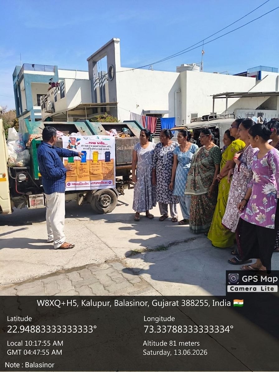 BalasinorNP's tweet photo. આજ તા.13/06/2026 ના રોજ બાલાસિનોર નગરપાલિકા દ્વારા 4 રીતે કચરાનું વર્ગીકરણ અને તેના અસરકારક અમલીકરણ માટે નાગરિકોને સમજણ આપવામાં આવી.જેમાં ન.પા SBM ટીમ દ્વારા ઘન-કચરા વ્યવસ્થાપનના નિયમો-2026 ના નવા નિયમો વિશે માહિતી આપવામાં આવી.

#WED2026 #SwachhBharat https://t.co/OqQ630irUy