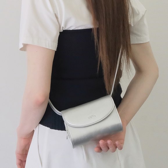 gimmeyst's tweet photo. dberno travel passport cross bag 
กระเป๋าสตางค์ แบรนด์เกาหลี ใส่พาสปอร์ต บัตร สายครอสปรับได้ สภาพใหม่ 
size  5.5" 

300  baht  shop  99000₩ 
#ส่งต่อเสื้อผ้า #เสื้อผ้ามือสอง #ส่งต่อเสื้อผ้ามือสอง #ส่งต่อกระเป๋า #กระเป๋ามือสอง #พรีเกาหลี https://t.co/fvo1Q1NIJW
