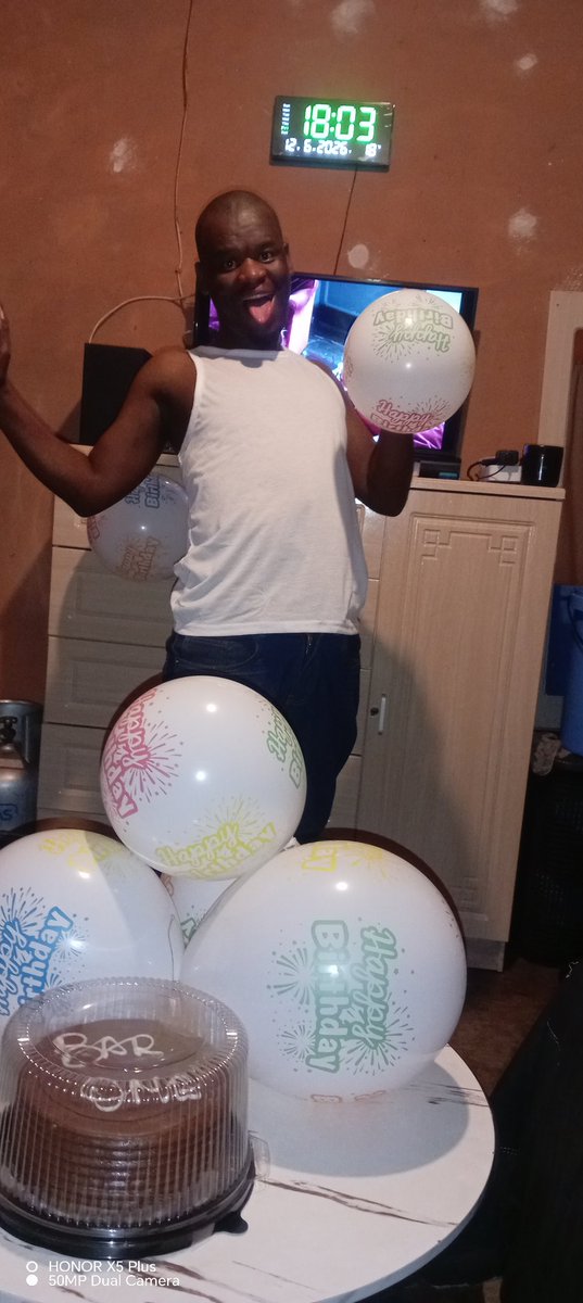 marcusphuticoz2's tweet photo. Happy birthday to myself https://t.co/IyCswwbHJ3
