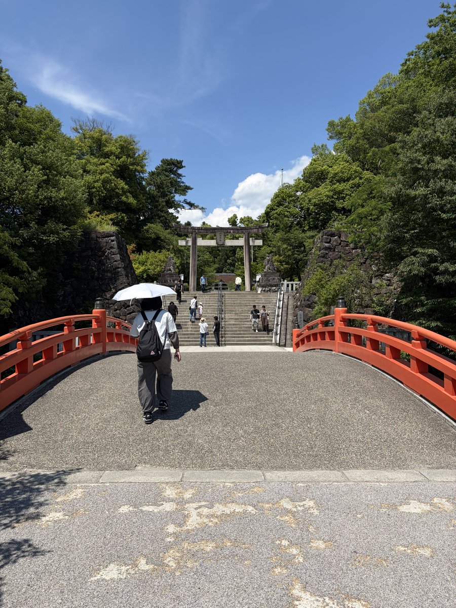 _Chicken191's tweet photo. 甲府駅から武田神社まで歩いた
ずっと坂だったのと暑さでかなり疲れた、、 https://t.co/BINQhKRo8E