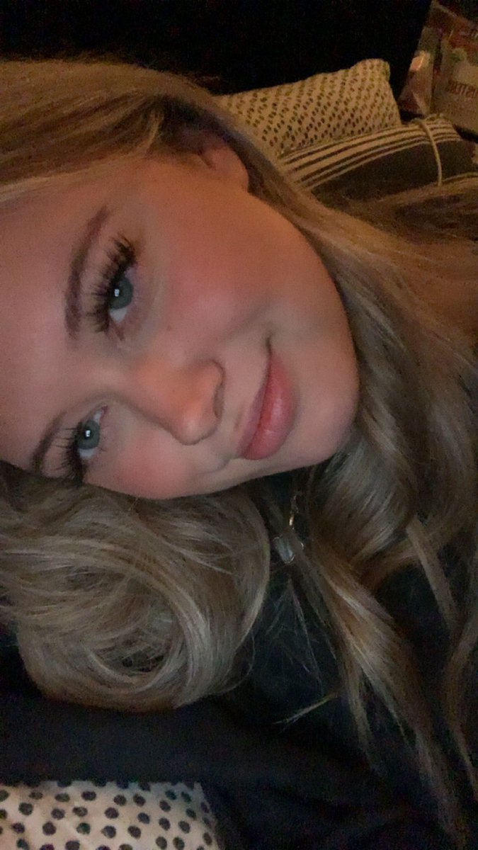 GODDESSChloedazzle tweet media