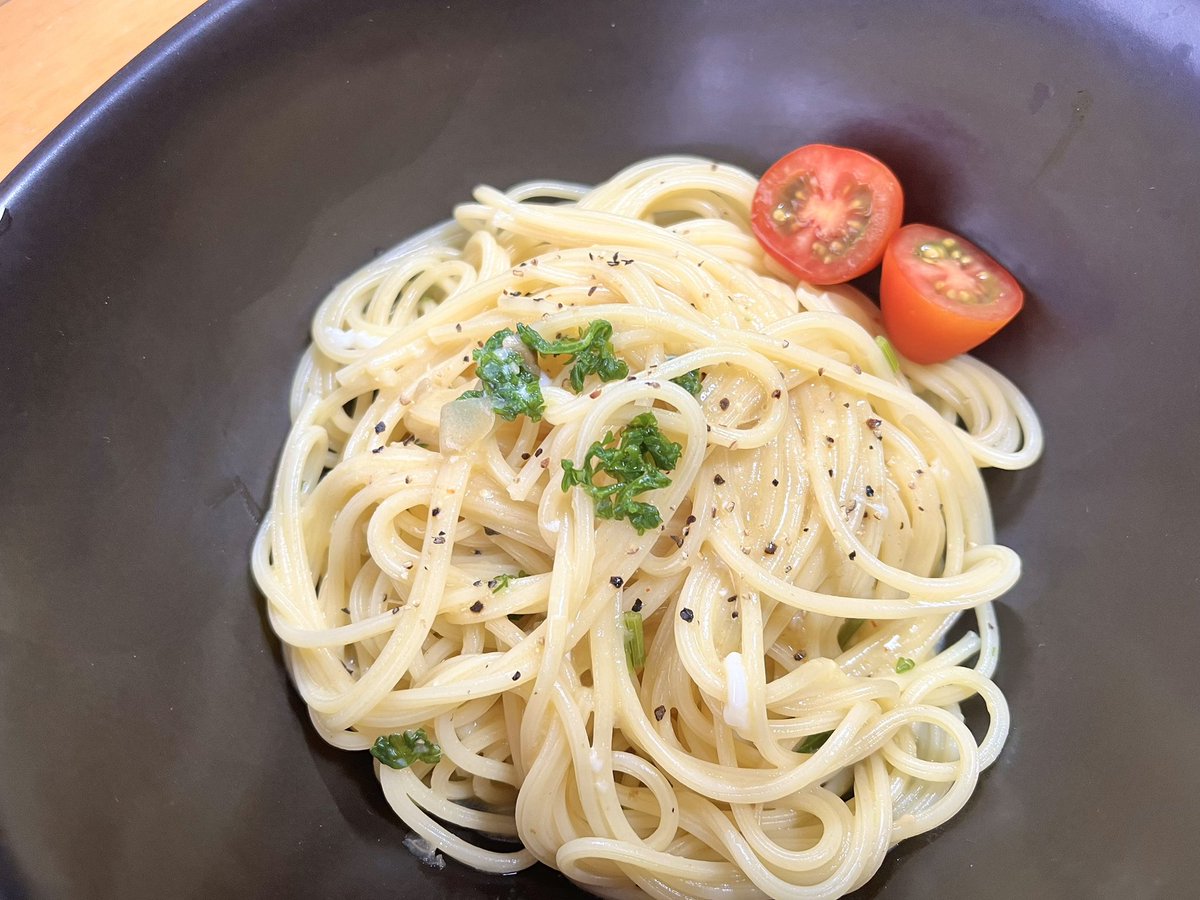 idebartok's tweet photo. あさりのクリームソーススパゲティ🍝
余熱でクリームソースを合えたけど温度が高すぎ卵白がダマになりかけたので失敗
食べはじめは美味しいけど後味がむつごい https://t.co/WIVsWXSeEH