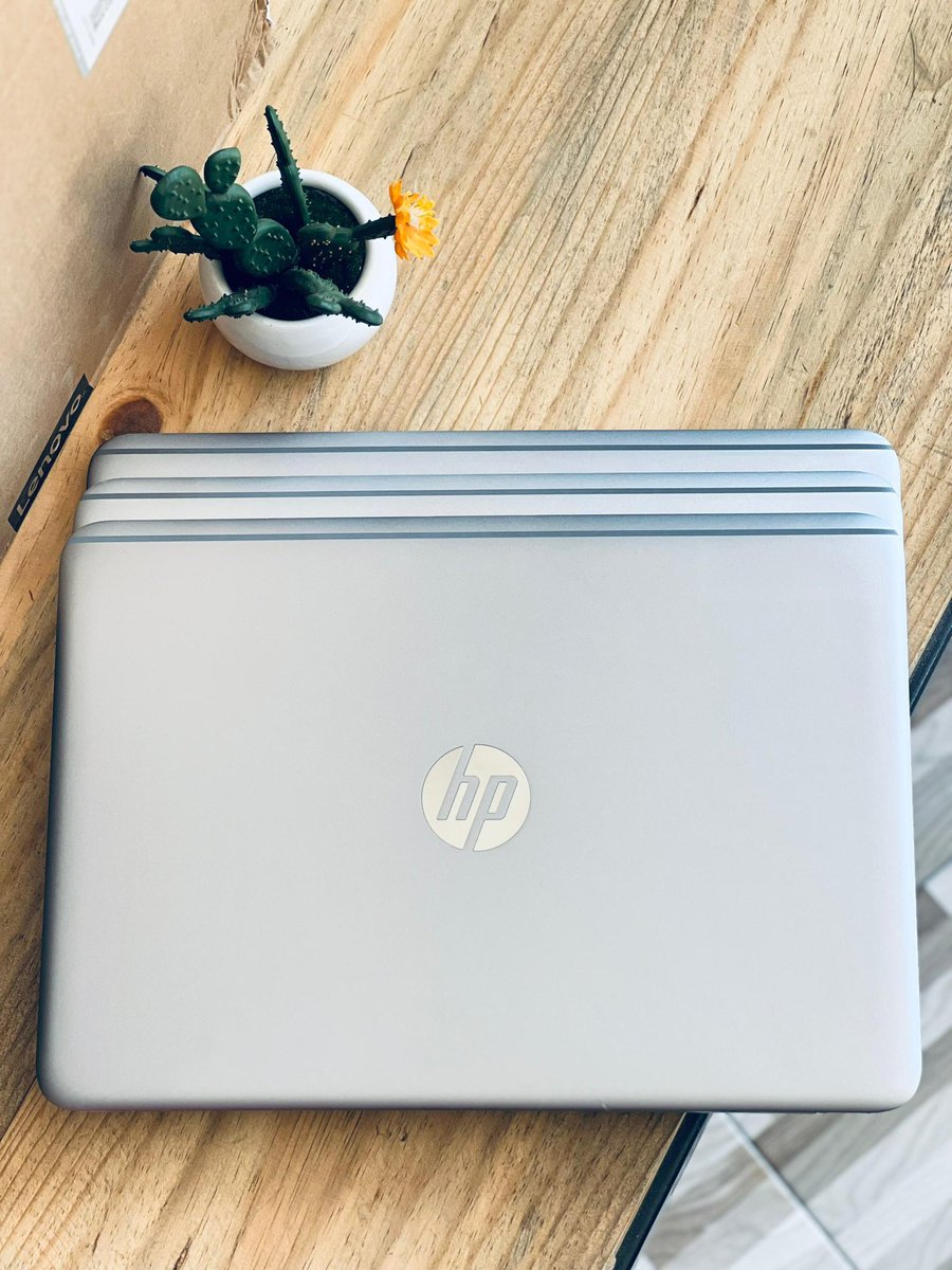 samsiria's tweet photo. HP ELITEBOOK 1040 G3 
CORE i5
6th GENERATION PROCESSOR 
4 CPUs PC
Speed up to 2.6Ghz with intel turbo boost technology
RAM 8GB
SSD 256GB
DISPLAY SIZE 14 INCHES
FULL HD DISPLAY 
RESOLUTION 1080p
KEYBOARD BACKLIGHT 

Tsh 600,000/=
Touchscreen 650,000/= https://t.co/RdzPKy0EiY