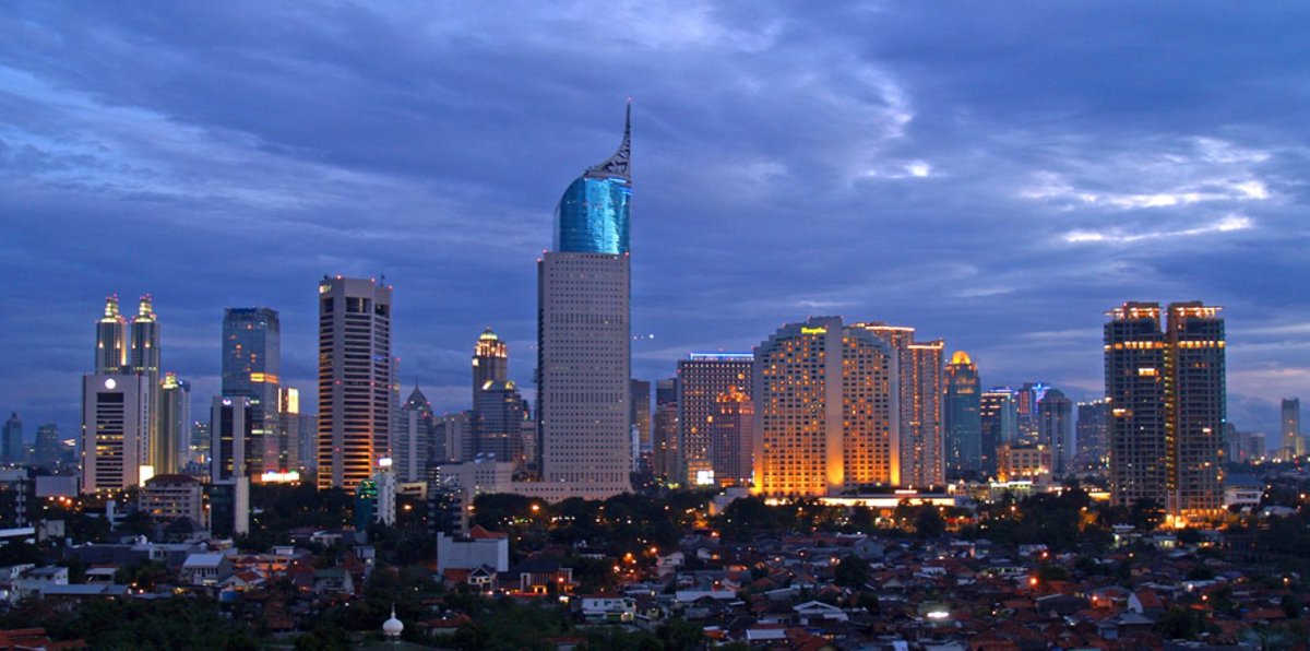 iPopBase's tweet photo. Jakarta to switch off lights for one hour tonight in observance of World Environment Day.

Starting at 20:30 WIB. https://t.co/fno2iDHh5t