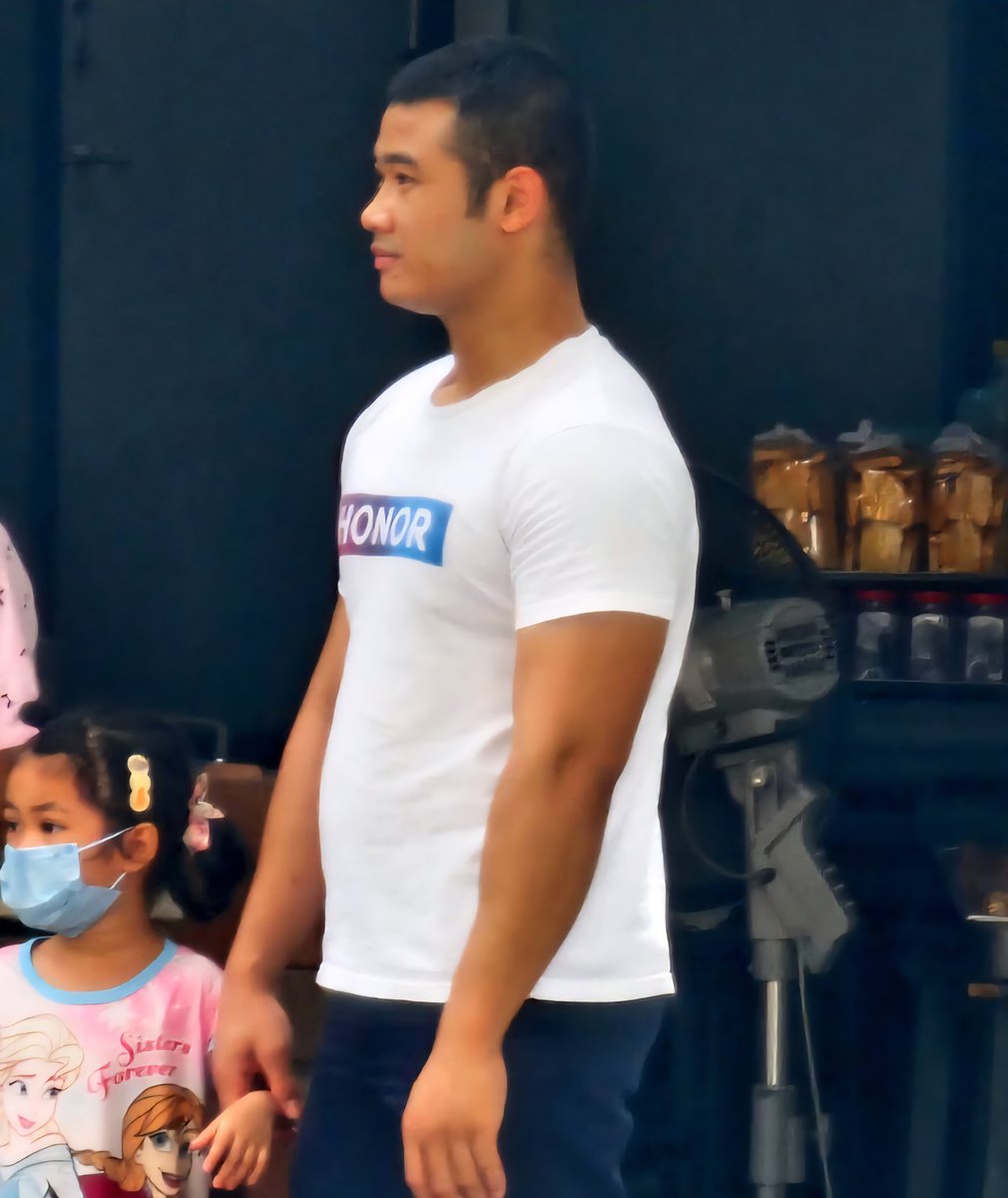 sr_thn22079's tweet photo. @Tesaharrr @Thanawa91812616 คนนี้คร่าาา รปภ.MRT.จตุจักร อยู่แถวบ้าน 🤭 https://t.co/Z8qreVTRyg