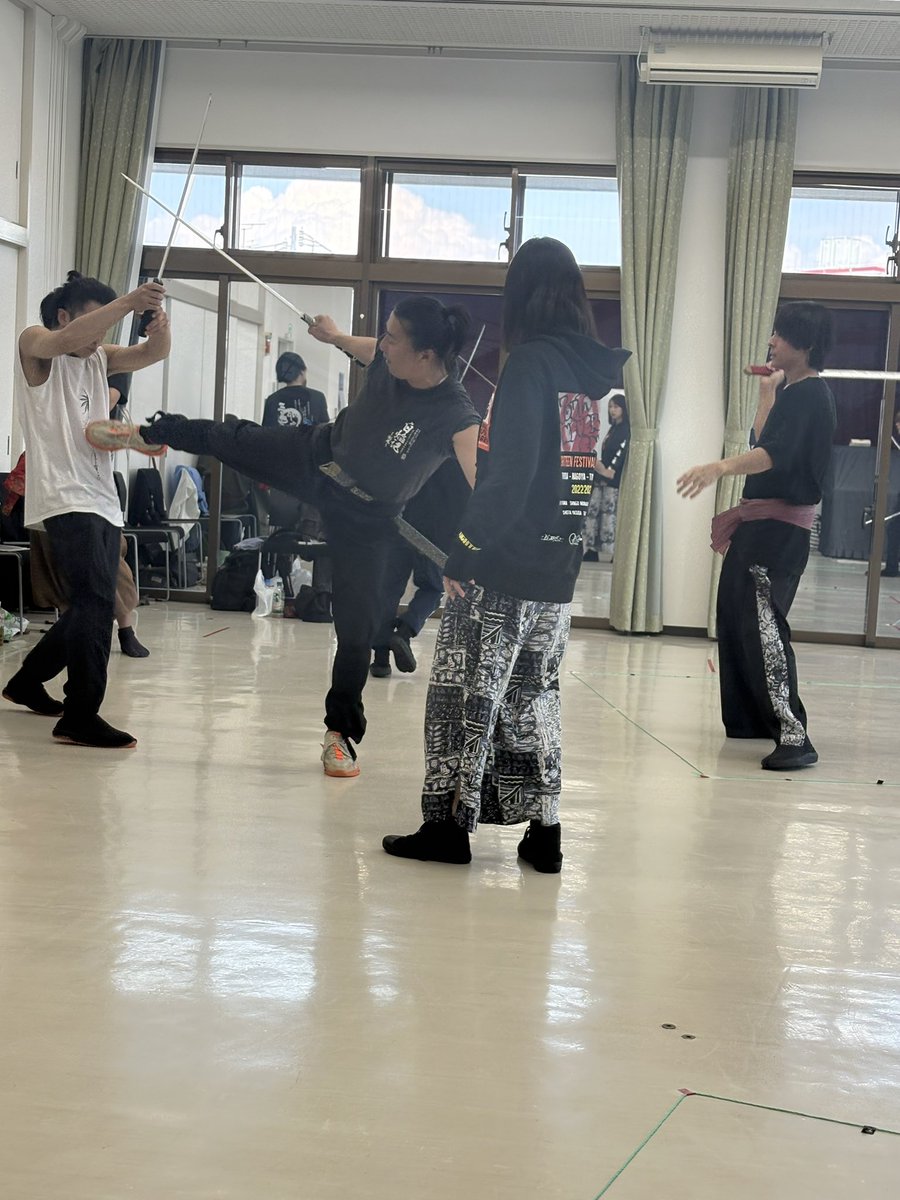 sword_works2012's tweet photo. #シンガンノギョクザ 
#SwordWorks 
今日は殺陣稽古の日です⚔️

剣やら槍やら、
大将戦やら団体戦やら。

目の忙しいシーンになりそうです！！
（すてら）

公演詳細▶︎https://t.co/XSAfPIH7tz https://t.co/Q549hOlsOj