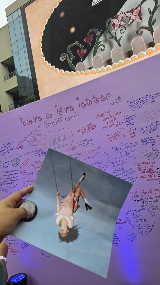 philconcerts's tweet photo. Join us in Olivia Rodrigo's Official Experience, here in Ayala Malls Manila Bay, Central Garden! You can look forward to free Coffee and Matcha, Sorbetes and Ice cream, write your message to Freedom Wall, feel your OOTD with Mirror Display, Photo Booth and more! 

By @UMG_PH https://t.co/HZ9hw25jM7