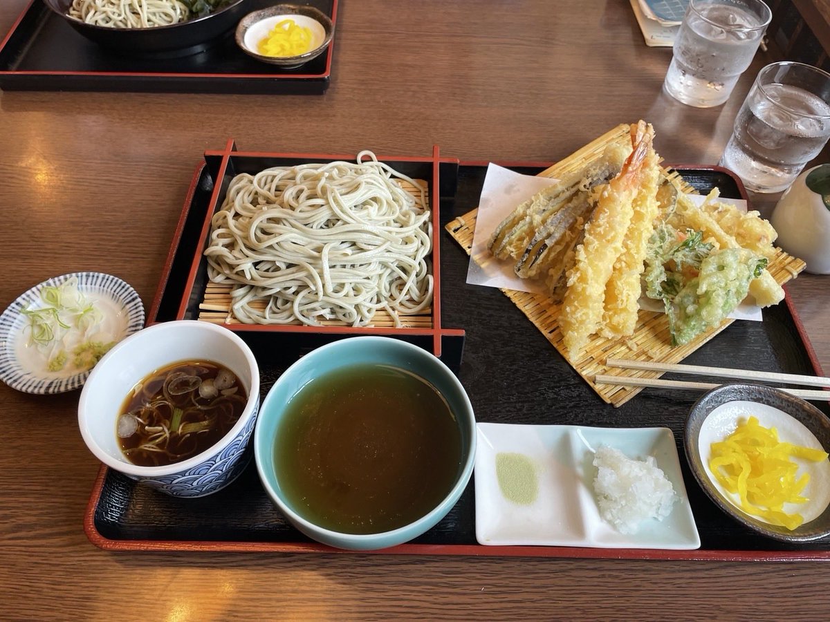 hoshutohokkaido's tweet photo. 🛜活動報告🛜
6月13日(土)幌加内町
幌加内での旗見せは、小野寺支部長以下12名で実施しました👋
お蕎麦を食べた後、幌加内の道の駅でゲリラ旗見せを実施して無事に終了しまたした‼️
本日お店を貸切にしてくださり美味しいお蕎麦をご提供してくださった、雪月花さんのご夫婦もありがとうございました🙇🏻‍♂️
@sethugettuka 
by AZUさん@AZU66513865 
#日本保守党 #北海道支部 #小野寺まさる #幌加内町
