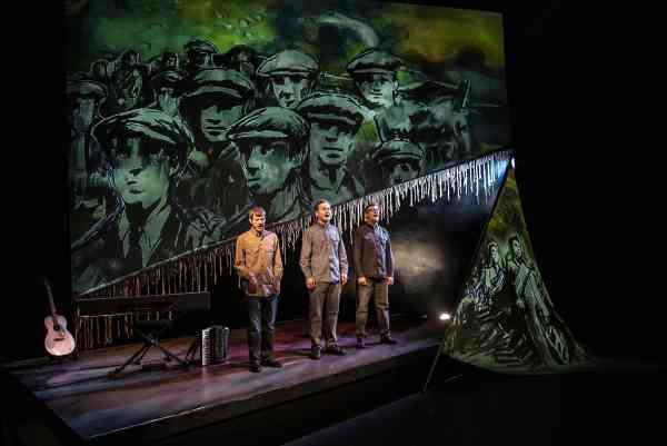 theyoungunstrio's tweet photo. Two special performances of The Ballad of Johnny Longstaff for the anniversary of the Battle of Cable Street in London at St George in the East. Limited tickets https://t.co/DTkQOEx461 @IBMT_SCW #cablestreet https://t.co/5N24gQEUU3