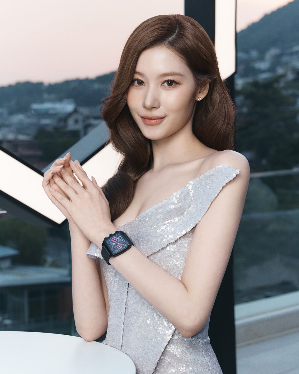 TAGHeuer's tweet photo. From the worlds of music and culture to the streets of Seoul, K-pop sensation Sana Minatozaki brought her signature style to an evening filled with glamour and watchmaking heritage with the TAG Heuer Monaco Chronograph by her side.  ​

#TAGHeuer #TAGHeuerMonaco https://t.co/1uiBmEtJPN