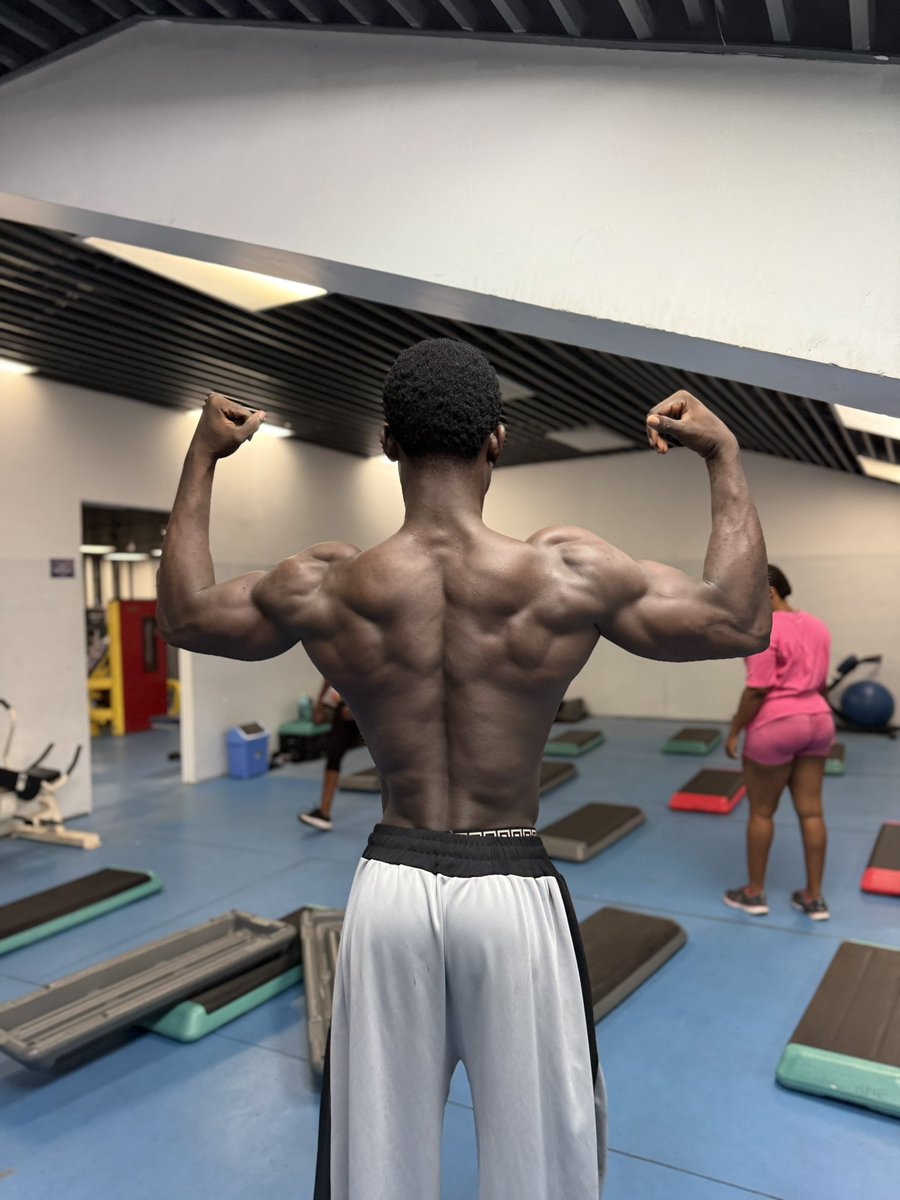 Maxis_arena's tweet photo. The front 
The side 
The back 
The legs 

Let’s see yours 🔥 https://t.co/FPlvamXNGa