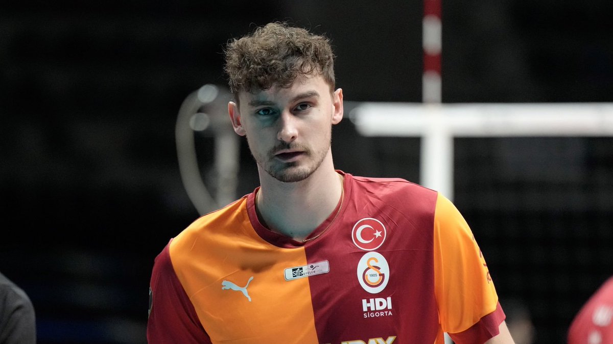 Temmzvolley's tweet photo. Gelecek sezon Efeler Ligi'bib 4 büyük takımının çaprazları

🇳🇱Nimir Abdelaziz
🇫🇷Jean Patry
🇧🇷Darlan Souza
🇹🇷Adis Lagumdzija https://t.co/2E3aGOjgOT