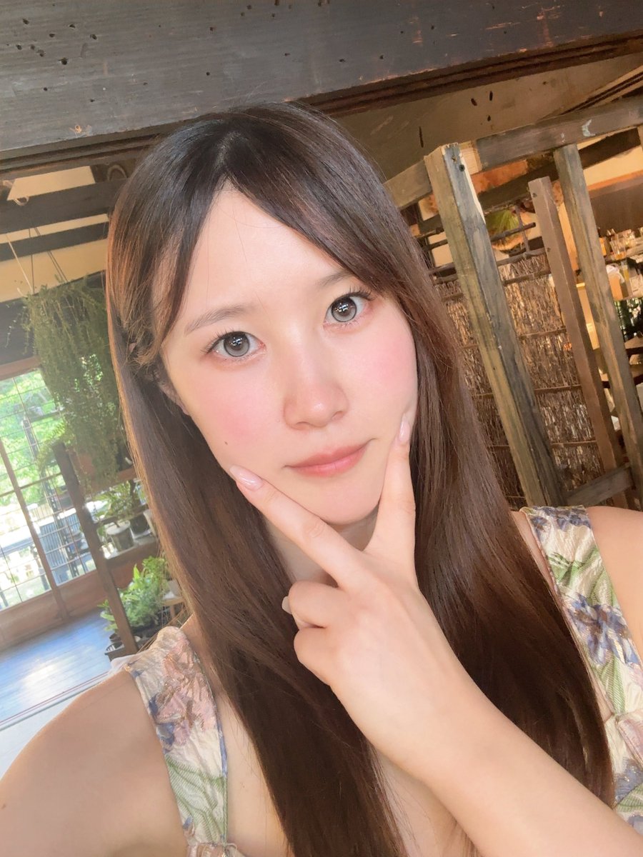 nanachi_minami's tweet photo. 温泉入ってきたので大回復♨️
今日初めて使ったカラコン大当たり⤴️
もう夏の雲ですね☁️ https://t.co/dTl8zk3Nmy
