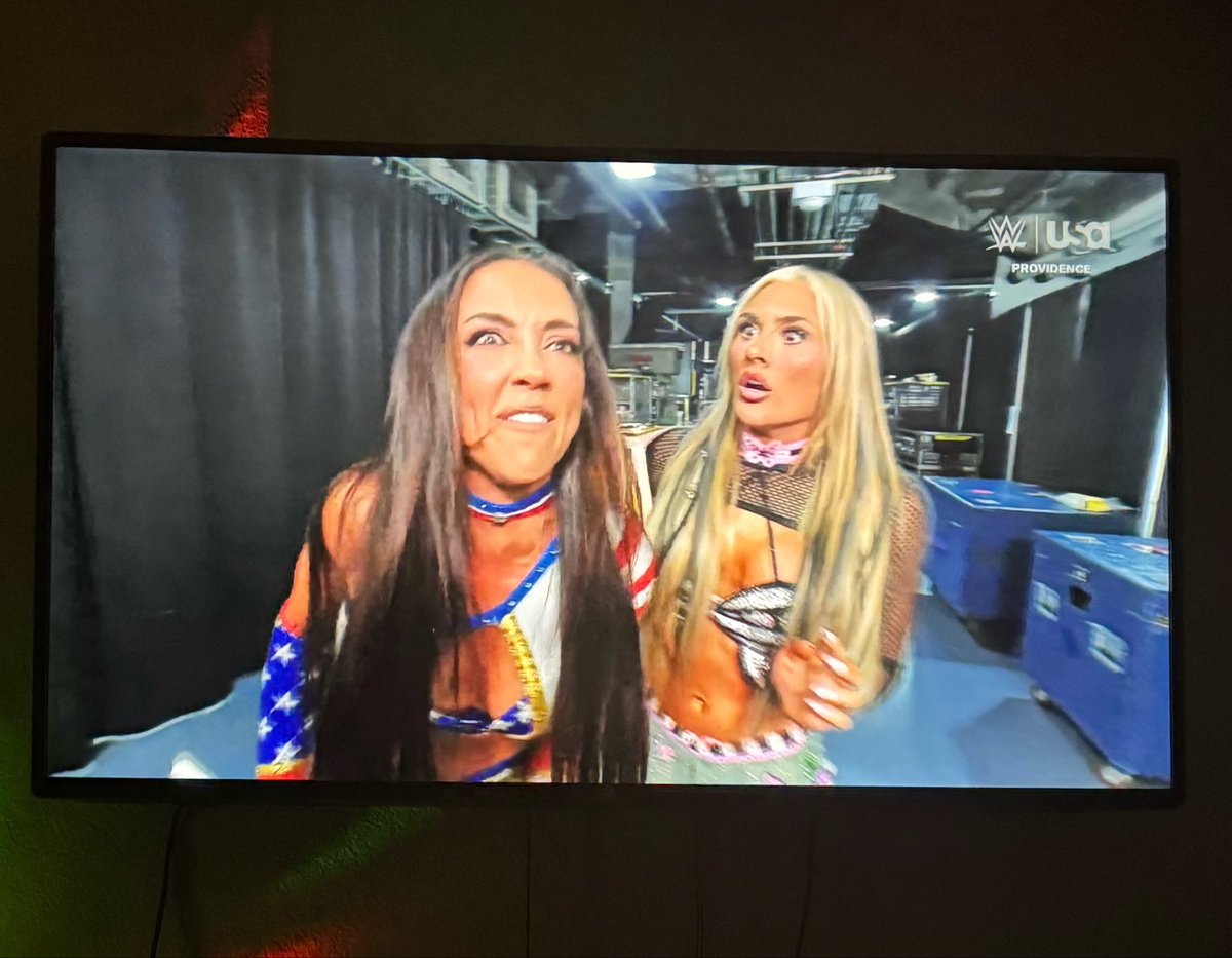 ghostface710's tweet photo. Omg this was so good! The duo we absolutely needed @tiffstrattonwwe @ImChelseaGreen https://t.co/OVMx5cjsWV