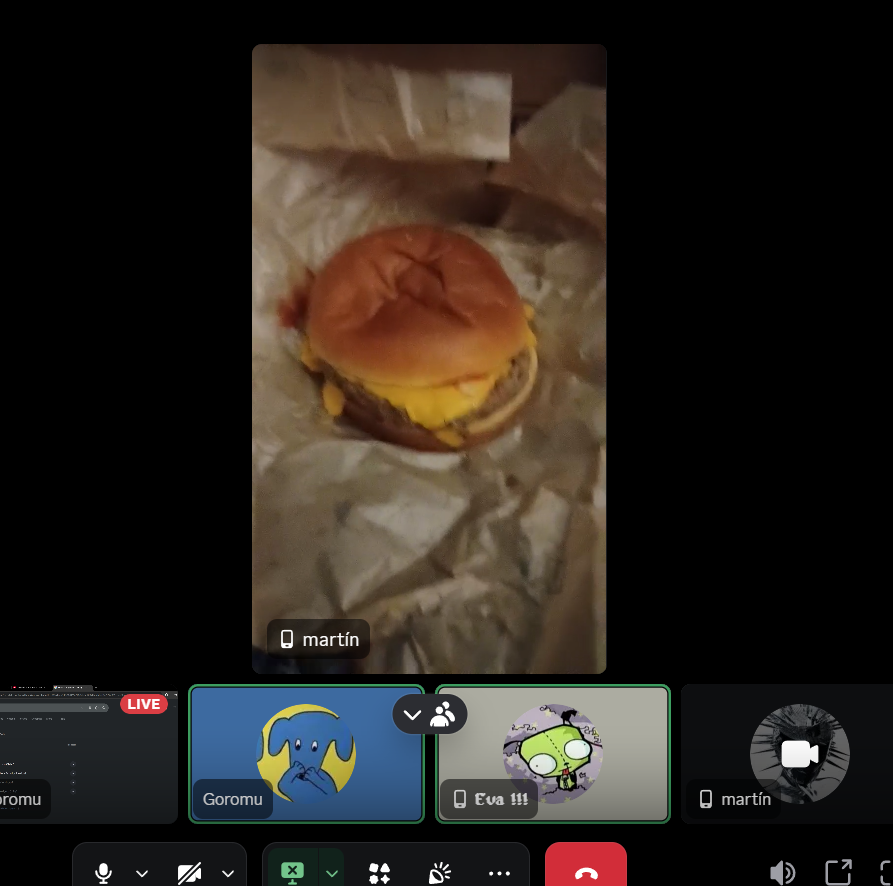 G0ROMU's tweet photo. THIS GUY DOORDASHED A FUCKING BURGER AT 4 IN THE MORNING THIS EPISODE IS NEVER GETING DONE https://t.co/uXpAkROIMb