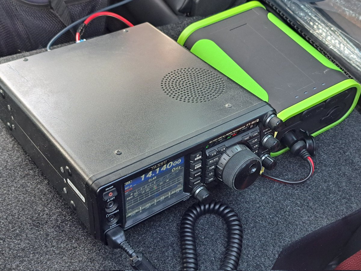JF4IET's tweet photo. HFモービル環境を再整備しました。
ATAS-120A(改)は7,10,14,21MHzで送受信、
18と24MHz以上が受信可能。
エレメント長を変更した形なのでマルチバンド送信はさすがに無理でした😅
純正同様に電動でチューン取れます✌️

JN7/福島局 21MHzSSB RS59/59
QSOありがとうございました！ https://t.co/vcOyvrWj5j