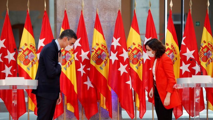 Accountable2019's tweet photo. A los cómplices con la excusa "es competencia autonómica":

1-No. Son compartidas

2-Hay ministerios de Sanidad, Educación... El Gobierno promete en esos temas

3-PSOE tb gobierna o gobernó en cada CCAA

4-Tiene muchas opciones pa actuar (155...)

5-PSOE PP misma mierda es https://t.co/XGhRKqFJjs