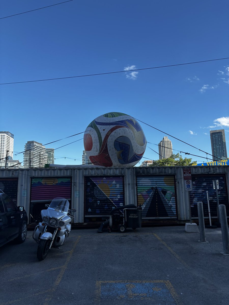 breaksoptcg's tweet photo. God I love this city https://t.co/0etbEKmt75