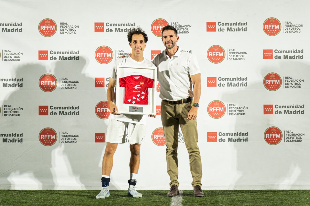 RFFM_oficial's tweet photo. 🪙 MVP @realturfoficial 

¡DON BOSCO BAYARRI! ¡QUÉ COPA LA SUYA!

Mejor jugador de la Final y posiblemente de todo el Torneo.

⚽ Golazos que bien valen un título con el @SportingDeHorta 🏆

#FinalCopaAficionadosRFFM https://t.co/mdYMSaMZHw
