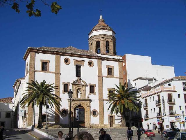 qkikej's tweet photo. Las Carmelitas Descalzas dejan Ronda. Las 4 religiosas que aún quedan (2 muy mayores) serán reubicadas. El brazo incorrupto de Santa Teresa será llevado a Alba de Tormes. 
Triste noticia para @DiocesisMalaga y para Ronda https://t.co/Vak9FJ7QE6
