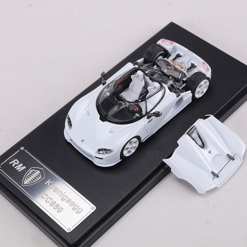 ModelCarKings's tweet photo. Everyone said the manual was dead. Koenigsegg gave the CC850 a gearbox that is both 6-speed manual and 9-speed auto in one. A tiny Swedish team still out-engineering the giants.
#Koenigsegg #Diecast #ScaleModels https://t.co/0gVVg0s1sY