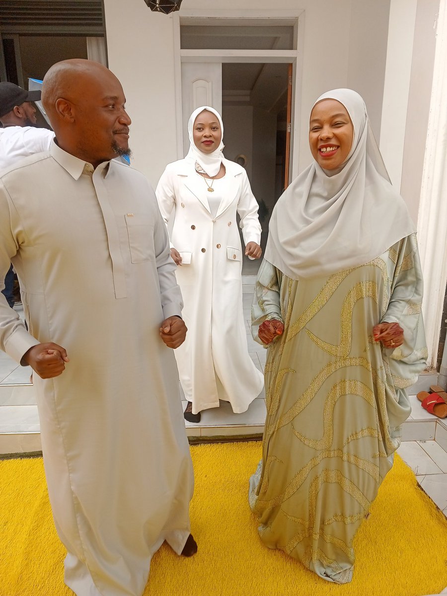 kasozimusa002's tweet photo. Hajji Abdallah Amir and Hajjat Swafiyya Ahmed are hosting their Thanksgiving right now at their Kungu home, celebrating a successful Hajj to Makkah and Madinah.

#SalamRoadToMakkah || #SalamUpdates https://t.co/rXPr0djL4v