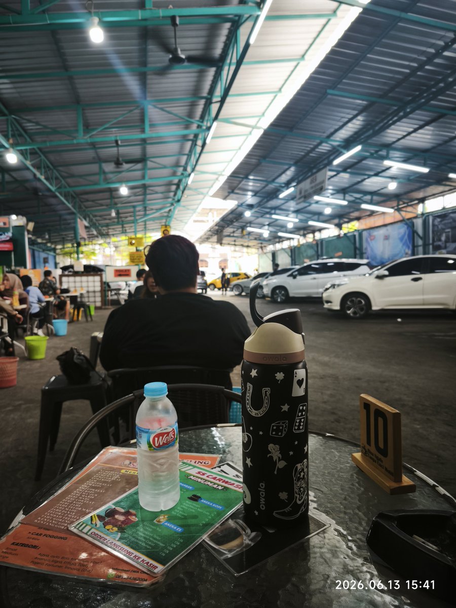 diarymacet's tweet photo. Keren ini carwash dari jaman kuliah masi sustain

Ga kaya monkey garage tempat ideal tp cucinya ga pernah bersih wkwk https://t.co/em0xVxc2zt