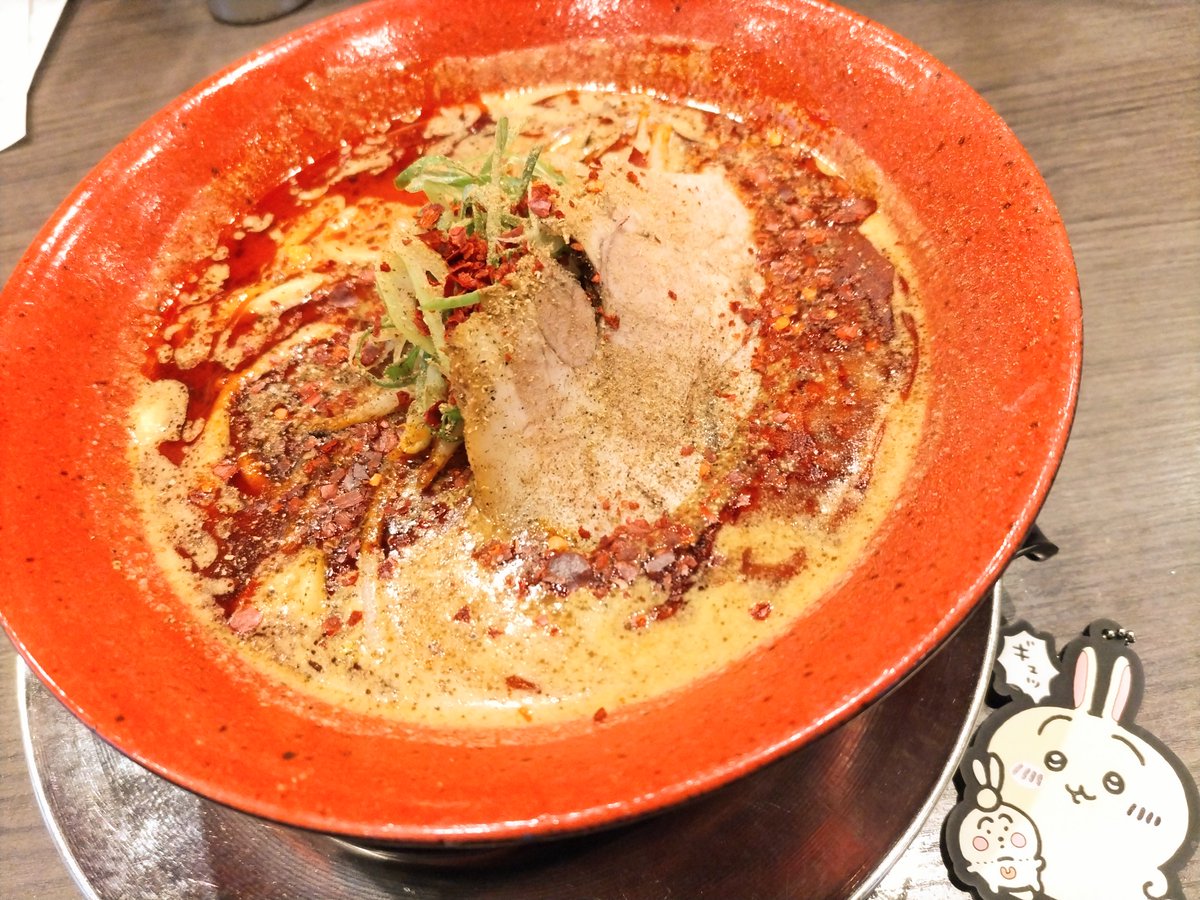 mitukuni712's tweet photo. 6月8日  115杯目  116杯目
真喰者笹口店
白味噌󠄀
辛シビ味噌󠄀

白味噌󠄀は甘めで生姜と牛蒡を効かせた
食べやすいやつで好きなやつ😋

辛シビは中辛くらいで
シビ辛で旨味もあってで
こちらも美味しかったです😋

麺量が150gなのでサクッと
店内連食出来ました👌

#真喰者 https://t.co/nNywwvcTT7