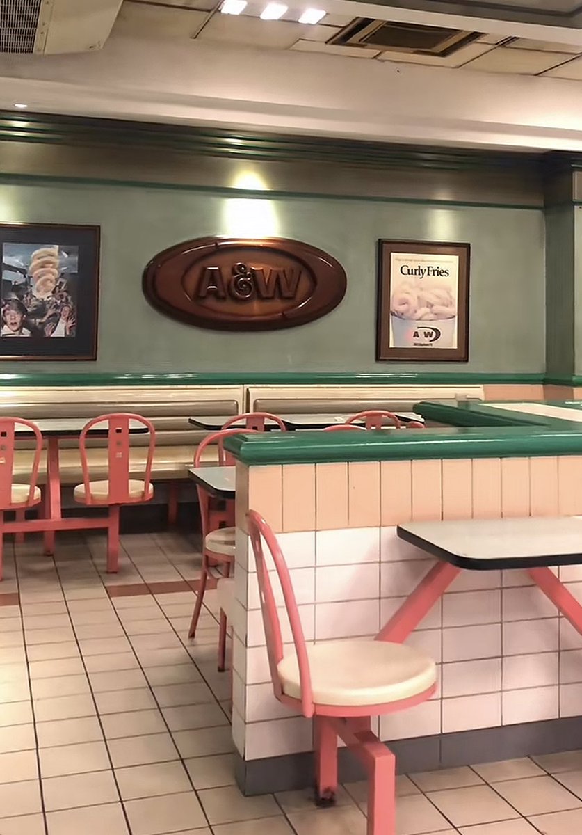 wanderstruck__'s tweet photo. been wanting to go to A&amp;W Rawamangun just to feel the nostalgia and relive the backroom vibes there…..

adakah yang mau nemenin aku kesana malem ini? tapi aku dari Blok M🥺 https://t.co/oIaZUgYNyJ