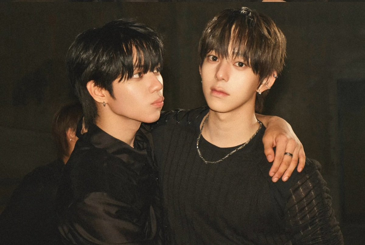 xoulsz's tweet photo. CHIHJAY WHAT IS STOPPING YOU FROM KISSING ATP CUZ WTF 😭😭😭 CHIHEN BE STRONG AND KISS JL PLS https://t.co/zIeU6DPGNk