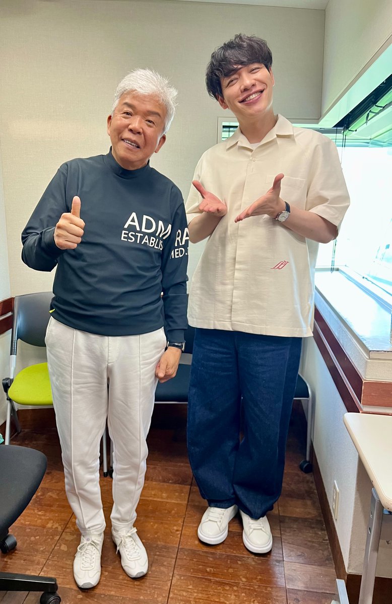 somosomo_no's tweet photo. #そもそもの話 6/13のゲストは
#生涯芸人の控えめな喜劇王
#村上ショージ さんでした🕺

💭初舞台はどじょう丸飲み！？
　それを受けてのさんまさんらしい一言って？

🏆R-1に挑戦するも2回戦敗退。
　その後起きたまさかの展開とは？

radikoタイムフリーで聴く👇
https://t.co/vVYZSBEv2u

#TOKYOFM https://t.co/Cr57A8atXu