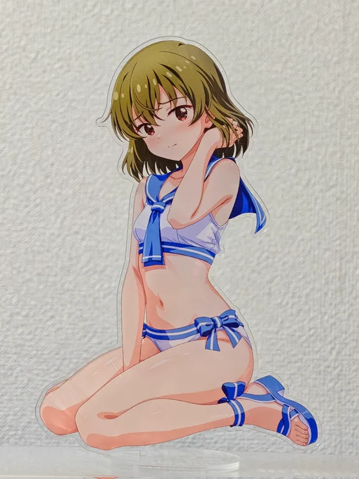 永吉昴アクスタやったぜ! すばゆりで並べたら…なんか我の色使いが数年前と少し違うことがわかった