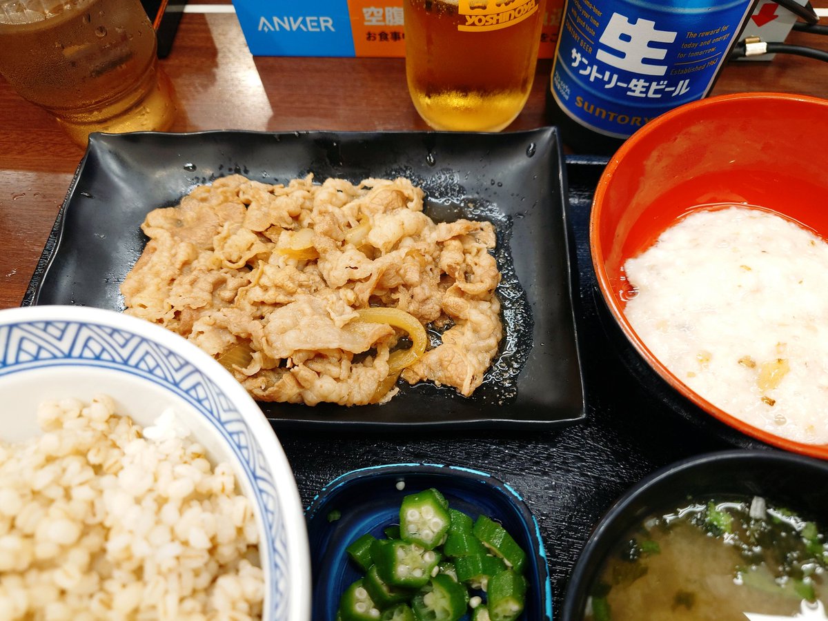tomikei352's tweet photo. 吉野家で麦とろ牛皿御膳。これ始まると夏来たって感じがする。 https://t.co/aPGY40YjGI