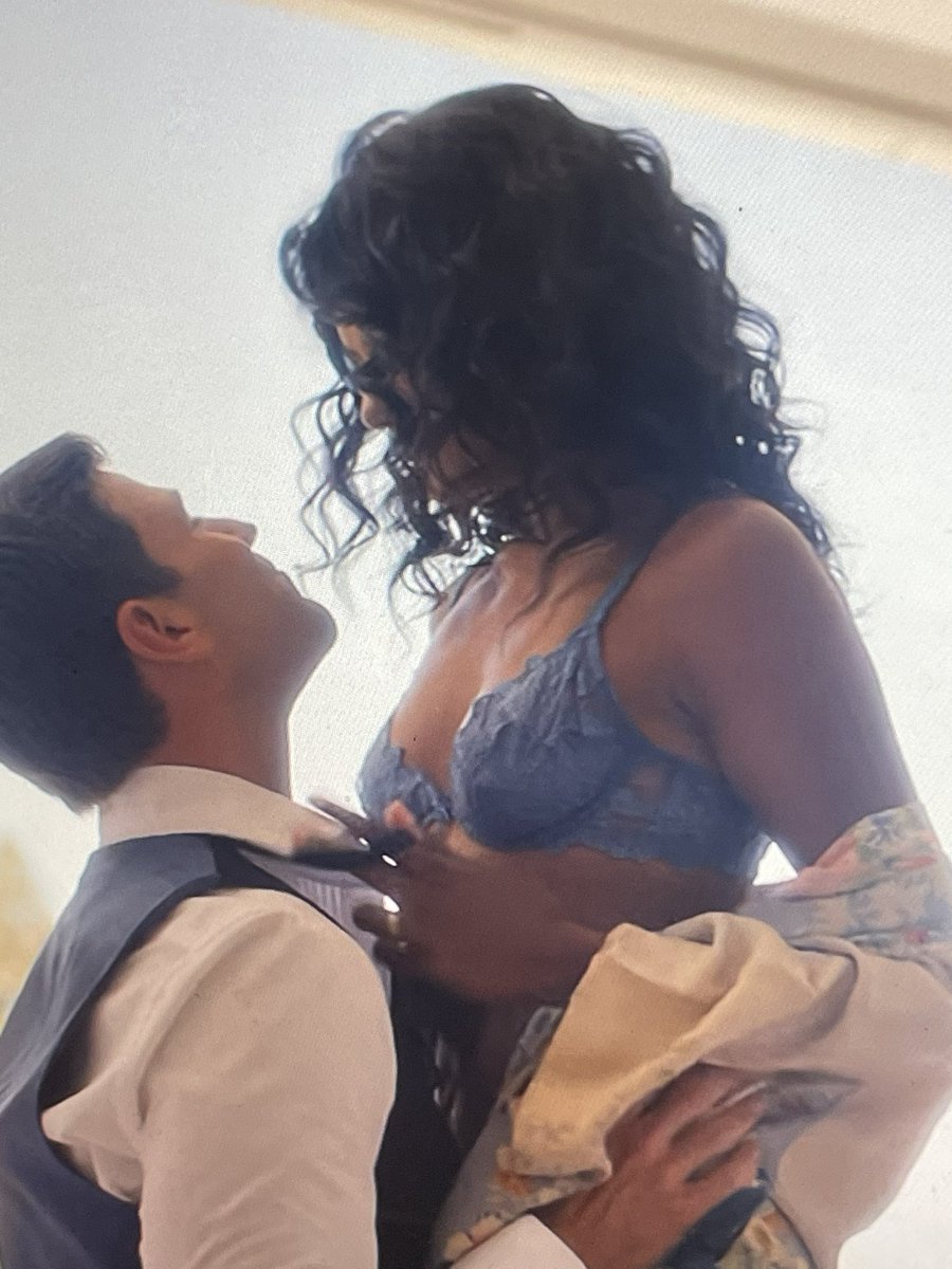 kanthy_pants's tweet photo. Just gonna leave this here 

Simone Ashley you goddess https://t.co/IUMuoviqV4