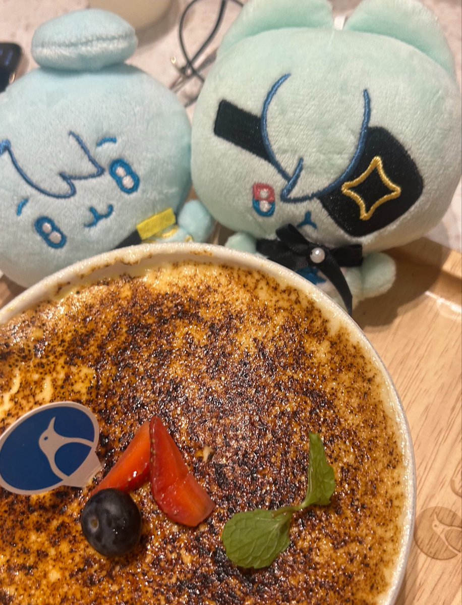 fotiadynata's tweet photo. creme brulee bingsu https://t.co/4YYWSo5cxa