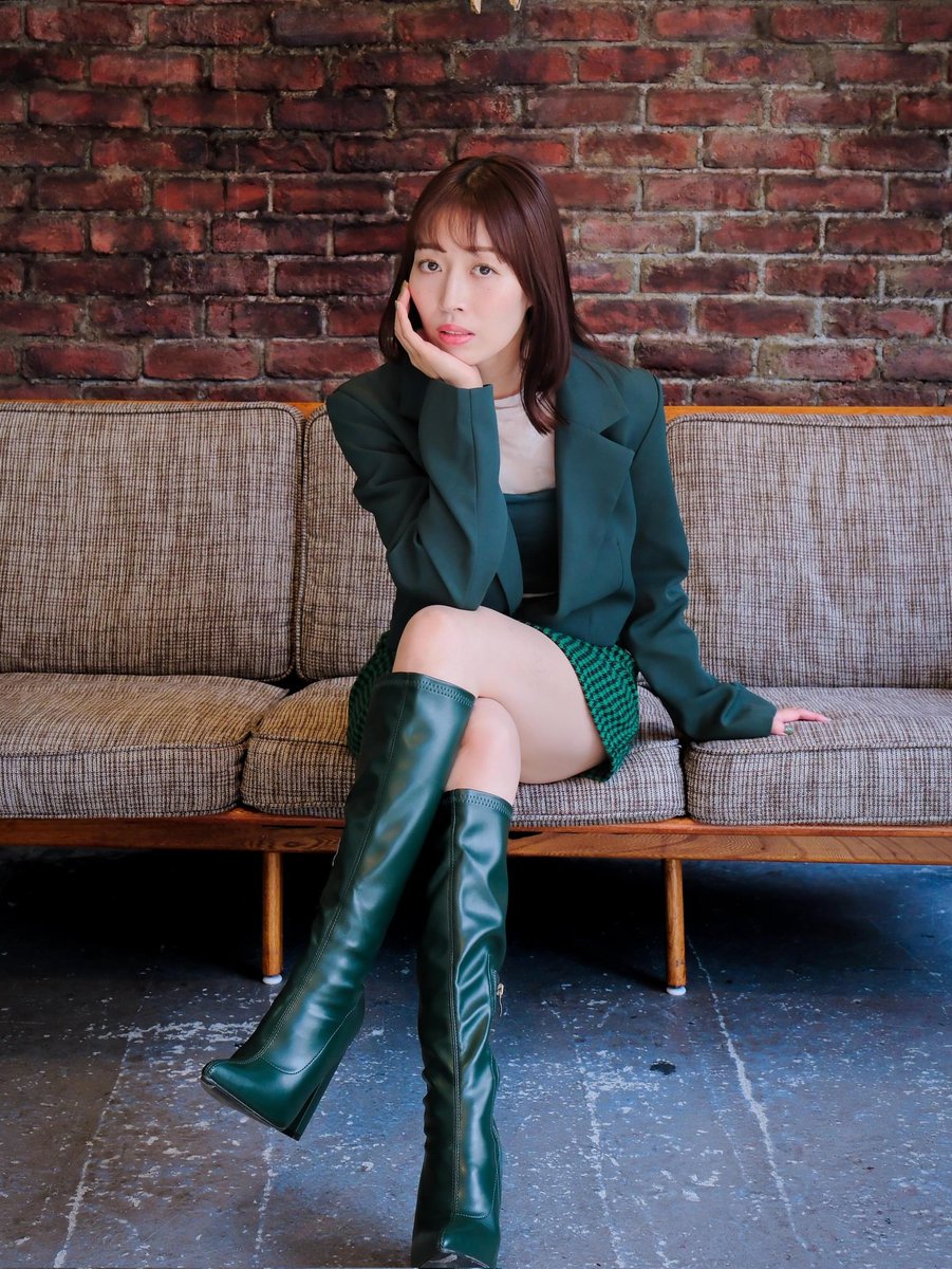 xuM3FTT4mKBDPwM's tweet photo. 樋野由樹子さんロングブーツ

#ブーツ #ロングブーツ #boots #役者 #女優 https://t.co/iXQMclL12s