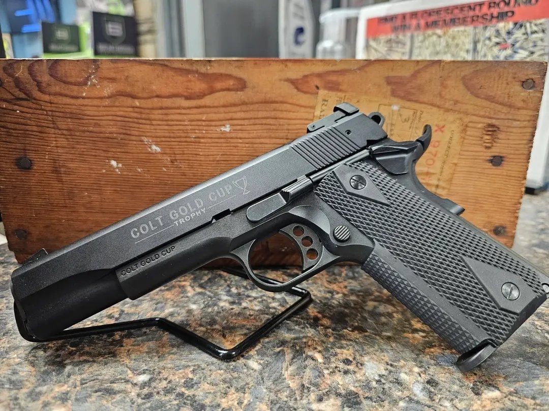GunsStraps's tweet photo. Choose one free delivery today https://t.co/dqKyebvvz4