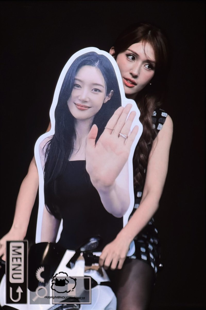 HOUERforSOMI39's tweet photo. 260613 뮤직아트 팬싸인회 Pre.

#전소미 #JEONSOMI #아이오아이 #IOI https://t.co/K4MzJkedie